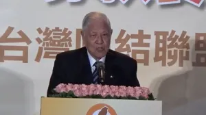 2015年5月29日李登輝出席台聯募款餐會，呼籲「本土派」大團結。（畫面截取自YOUTUBE@台灣團結聯盟，《2015台聯募款餐會-李前總統致詞》，2015年6月4日，1'02''。）