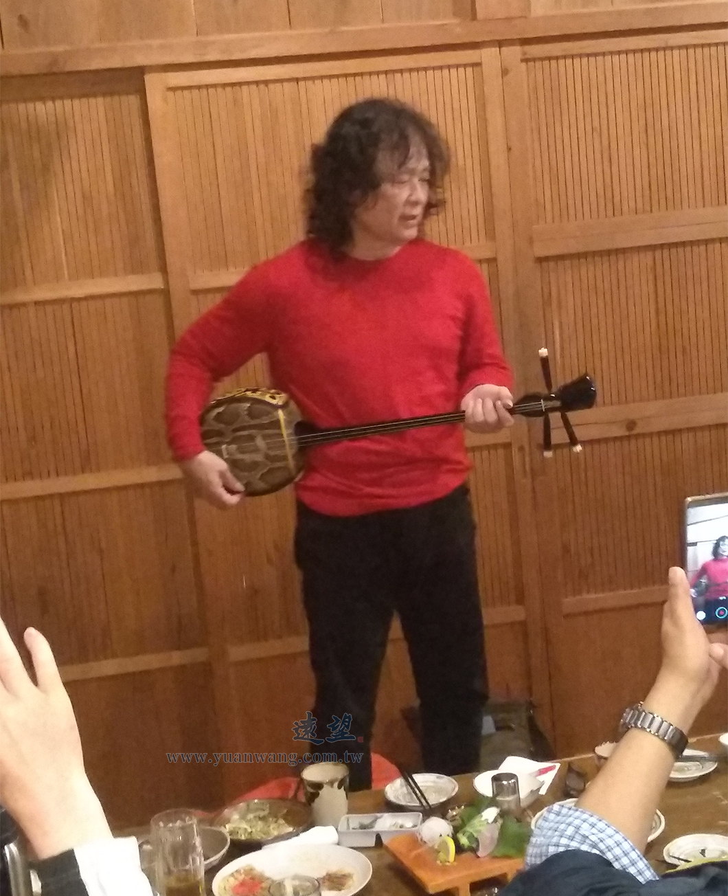 喜納昌吉演唱《花心》