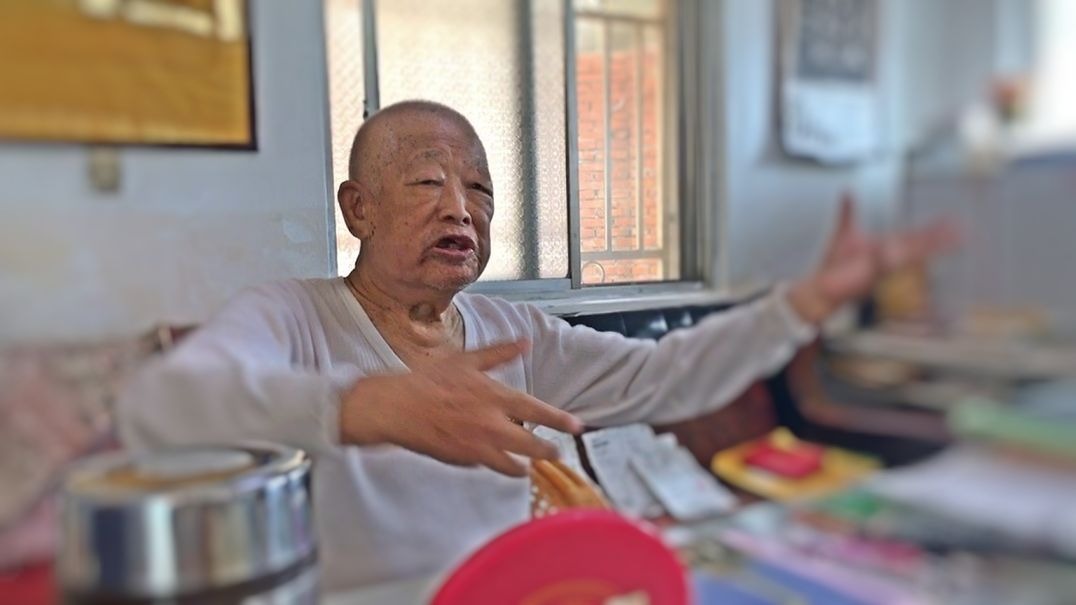 5月初我們前去探望劉建修先生時，劉老身體已經很弱，但見到我們很是高興、很健談。